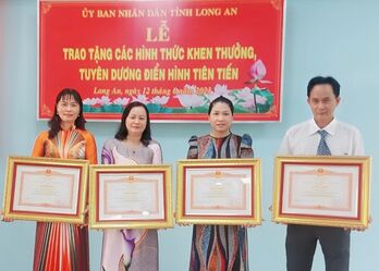 Thầy giáo ưu tú tận tâm với nghề