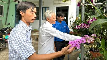 Tân Thạnh - Đồng bào Công giáo đoàn kết xây dựng quê hương