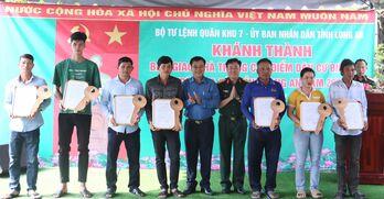 Khánh thành bàn giao nhà trong các điểm dân cư biên giới