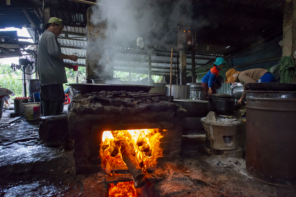 Nấu nước đường