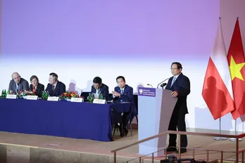 Prime Minister Pham Minh Chinh attends Vietnam-Poland business forum