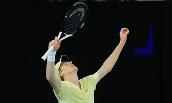 'Hạ gục nhanh' Zverev, Jannik Sinner vô địch Australian Open 2025