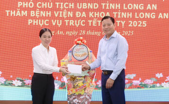 Phó Chủ tịch UBND tỉnh - Phạm Tấn Hòa thăm, chúc tết các cơ sở y tế