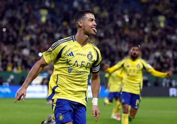 Ronaldo gây sốc muốn Al Nassr chiêu mộ Kaoru Mitoma với giá 'khủng' 85 triệu euro