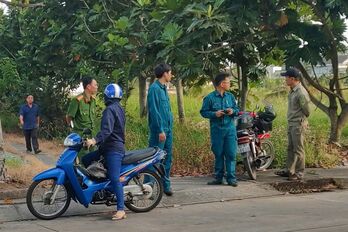 Bé gái đi lạc được tìm thấy tử vong tại ao cá gần nhà