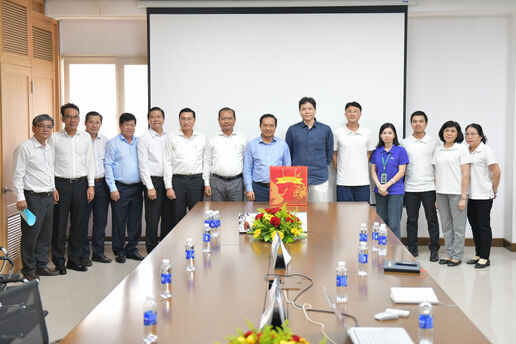 Provincial Party Secretary – Nguyen Van Duoc visits businesses on Lunar New Year