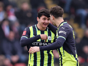 Khusanov ghi bàn, Man City vất vả thắng đội hạng dưới ở FA Cup