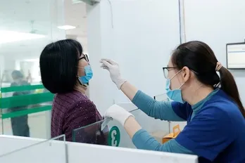 HCM City orders wearing masks in medical facilities to prevent flu