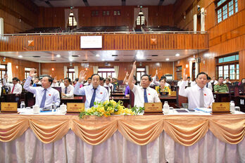 Long An Provincial People's Council passes 17 important resolutions at the 22nd Session