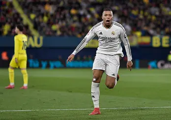 Mbappe lập cú đúp đưa Real Madrid lên đầu bảng